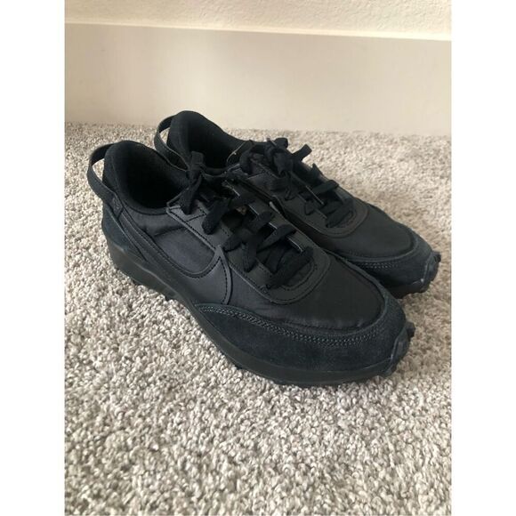 Nike Waffle Debut Men's Size 7/ Women's Size 8.5
